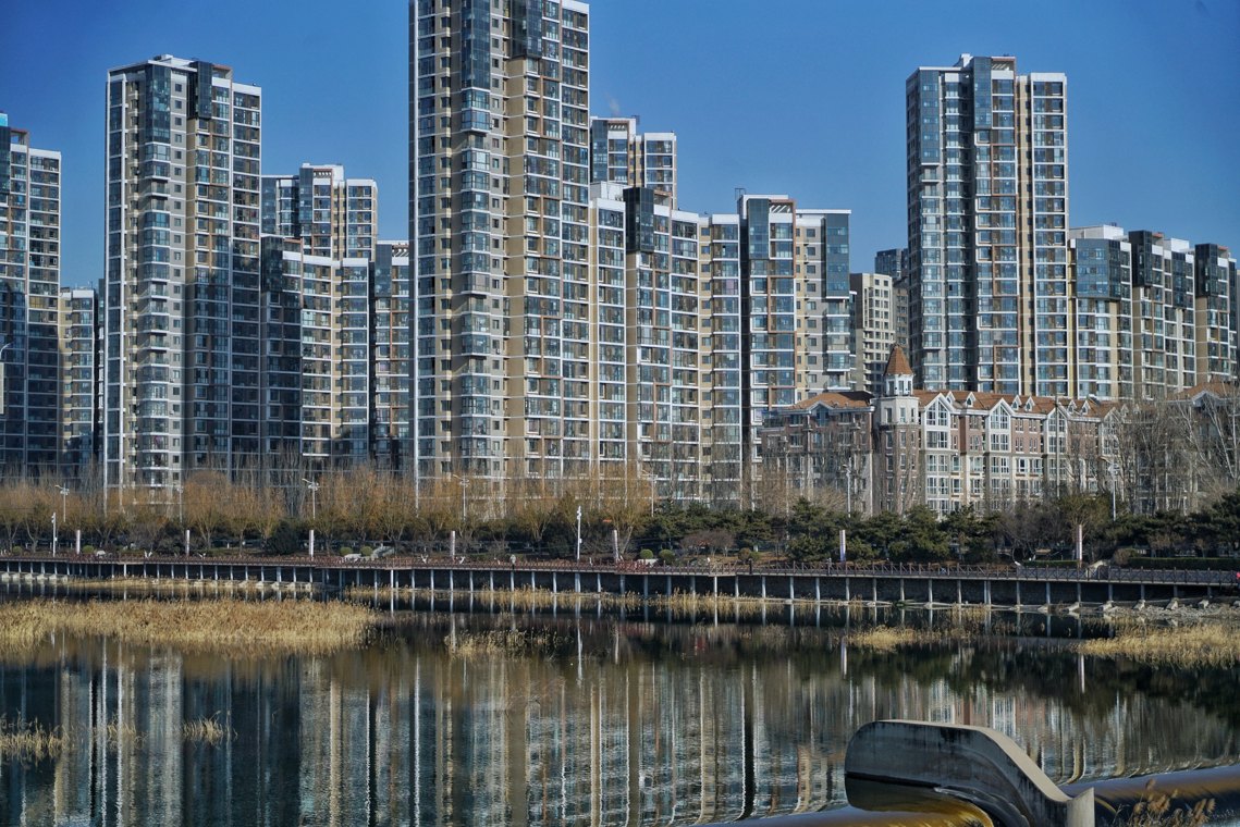 上半年超560条政策稳楼市，新房二手房等来库存“拐点”